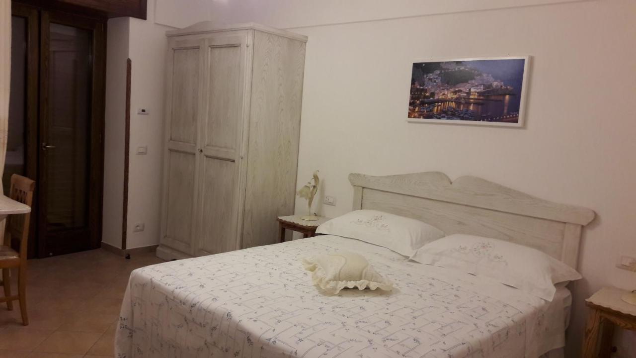 Il Casale Del Generale Bed & Breakfast อาเจโรลา ภายนอก รูปภาพ