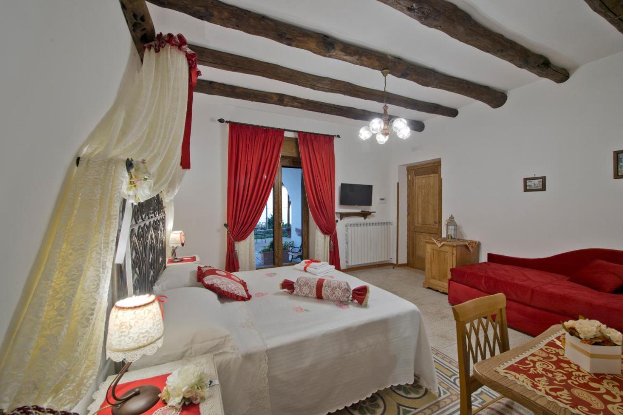 Il Casale Del Generale Bed & Breakfast อาเจโรลา ภายนอก รูปภาพ
