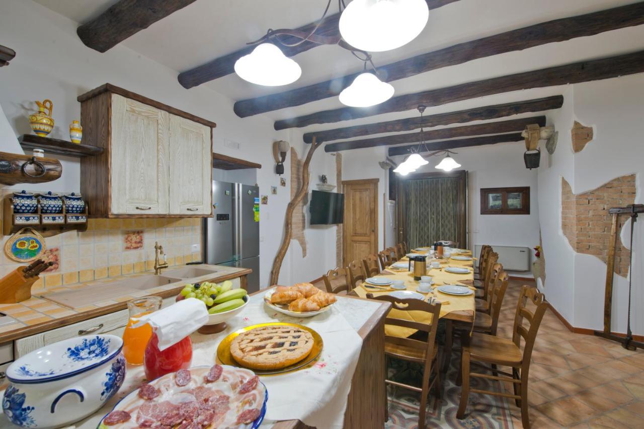 Il Casale Del Generale Bed & Breakfast อาเจโรลา ภายนอก รูปภาพ